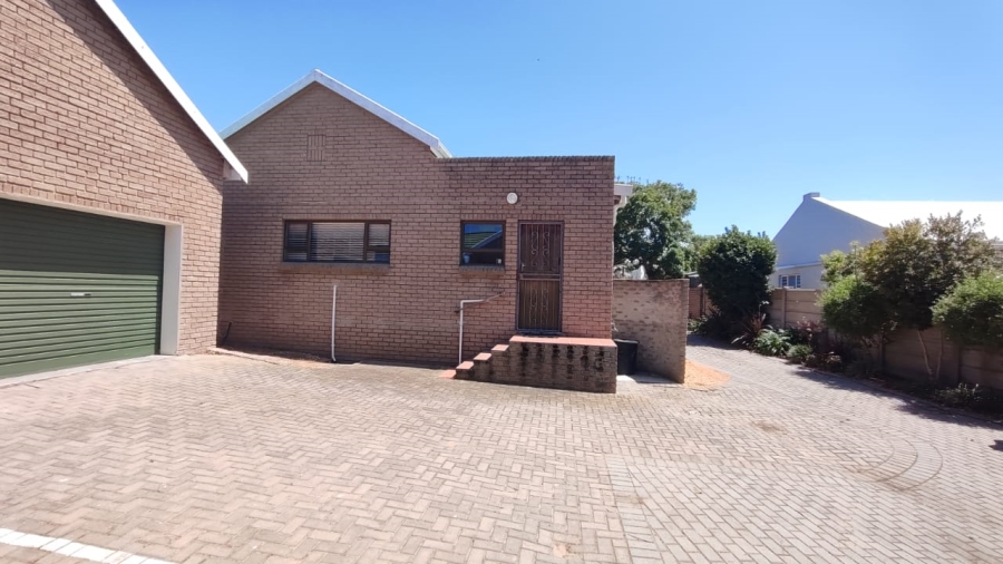 3 Bedroom Property for Sale in Stilbaai Wes Western Cape